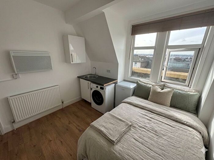 Studio To Rent In Croydon, CR0