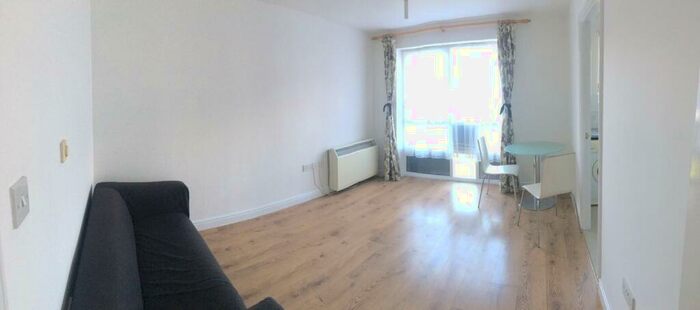 1 Bedroom Apartment To Rent In Albatross Close, E6