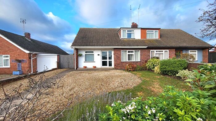 3 Bedroom Semi Detached House For Sale In Gunthorpe Road, Peterborough, PE4