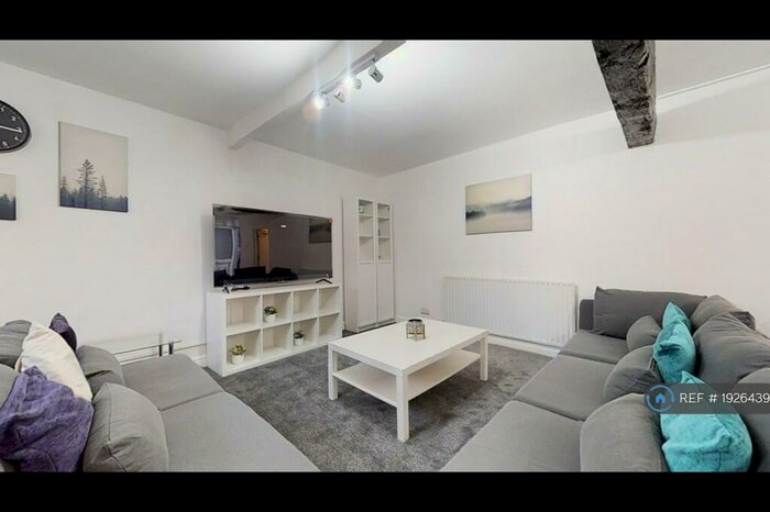 5 Bedroom Semi-Detached House To Rent In Rosedale Road, Sheffield, S11