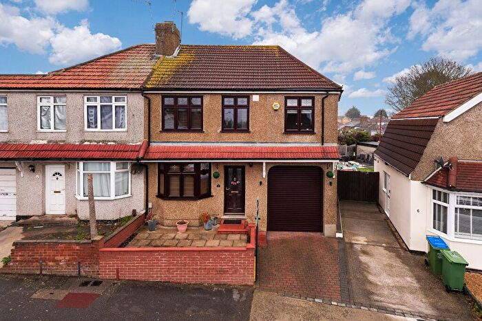 4 Bedroom Semi Detached House For Sale In Dryhill Road, Upper Belvedere, DA17
