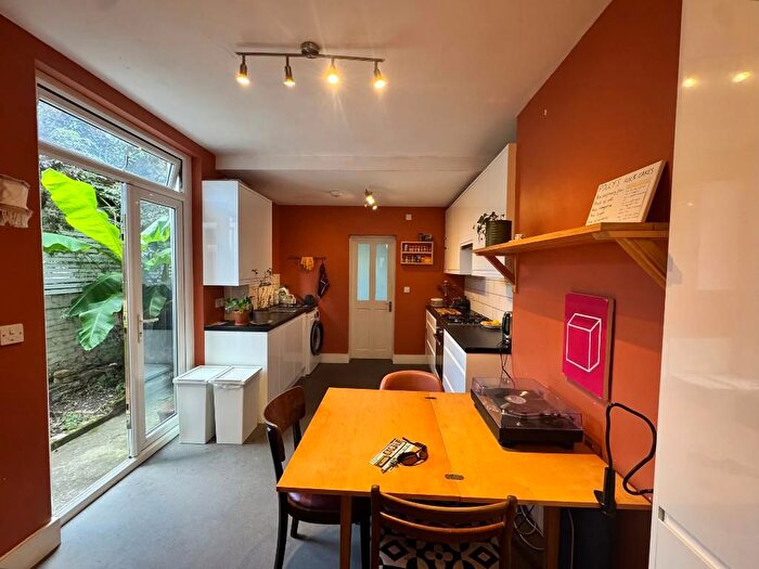 1 Bedroom Flat For Sale In Thorne Terrace, London, SE15