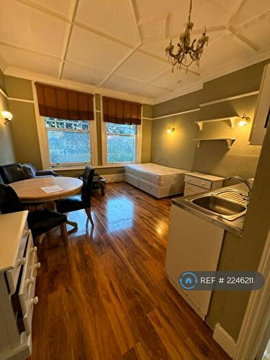 1 Bedroom Flat To Rent In Bedford Hill, London, SW12