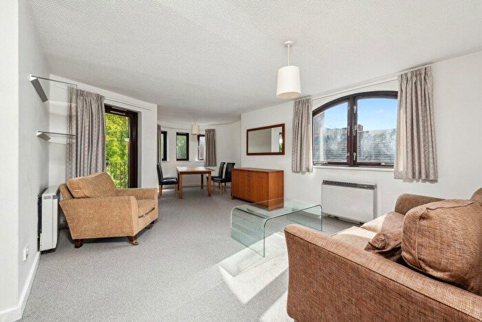 1 Bedroom House To Rent In Gloucester Green, Oxford, OX1