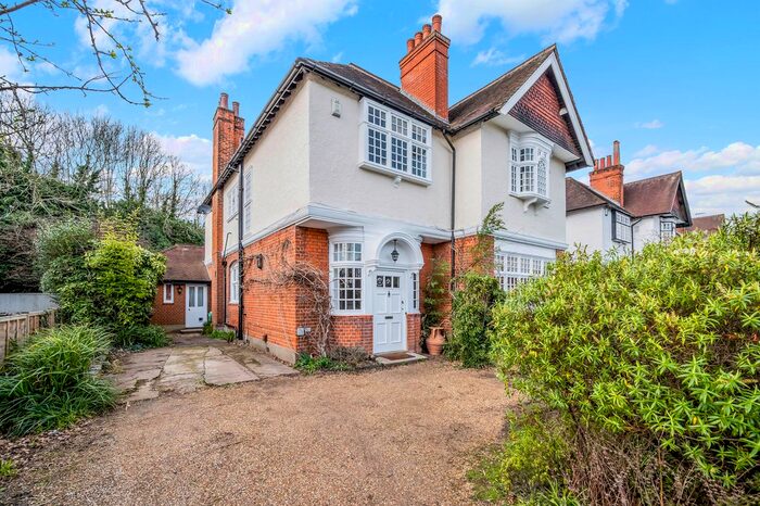 4 Bedroom Detached House To Rent In Speer Road, Thames Ditton, KT7