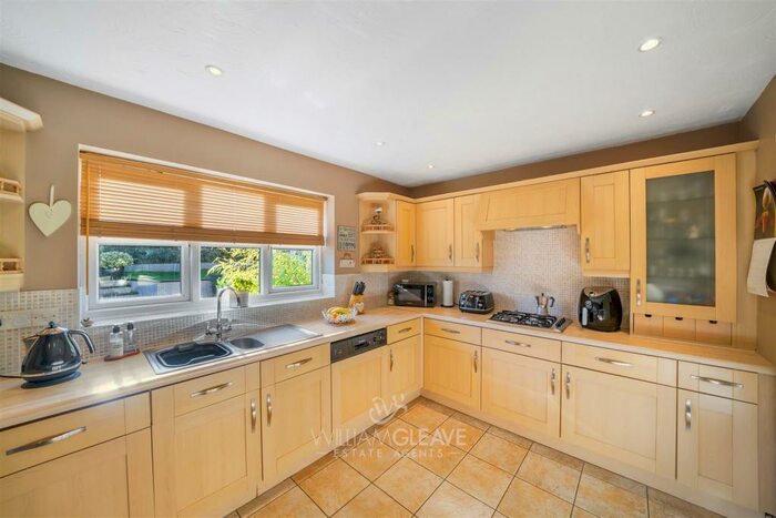4 Bedroom Detached House For Sale In Parc Issa, Bryn-Y-Baal, CH7