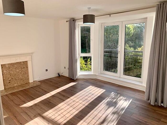 2 Bedroom Apartment To Rent In Halliard Court, Cardiff, CF10