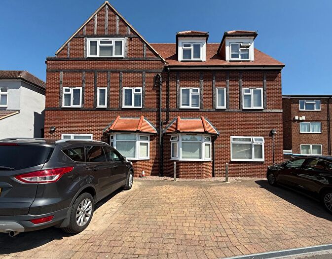 1 Bedroom Flat To Rent In Gainsborough House, Redden Court Road, Essex, RM3