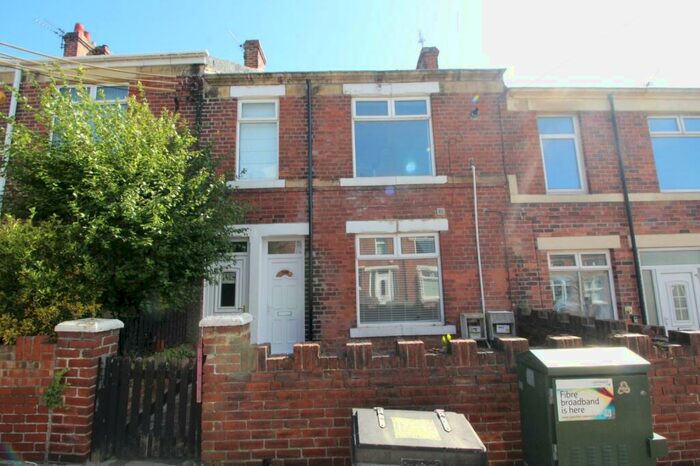 2 Bedroom Apartment To Rent In Park Road, Stanley, Durham, DH9