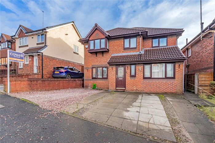 4 Bedroom Detached House For Sale In Oakshaw Drive, Norden, Rochdale, OL12