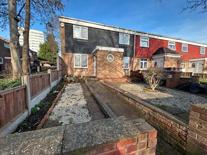 3 Bedroom House To Rent In Coralin Close, Birmingham., B37