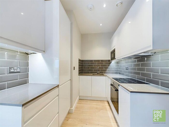 1 Bedroom Apartment To Rent In Clivemont Road, Maidenhead, Berkshire, SL6