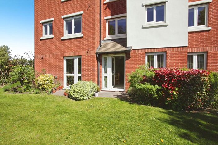 2 Bedroom Apartment For Sale In Ross Court, Rugby, CV21