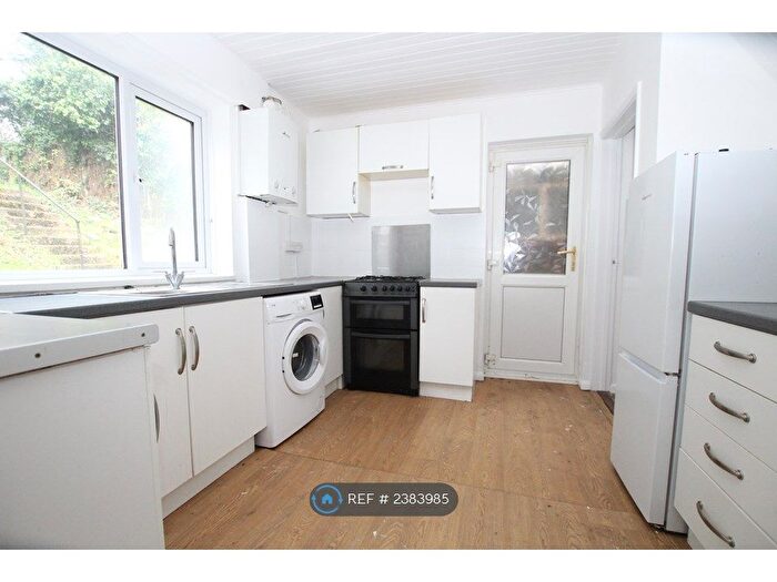 2 Bedroom Semi-Detached House To Rent In Churchill Avenue, Chatham, ME5