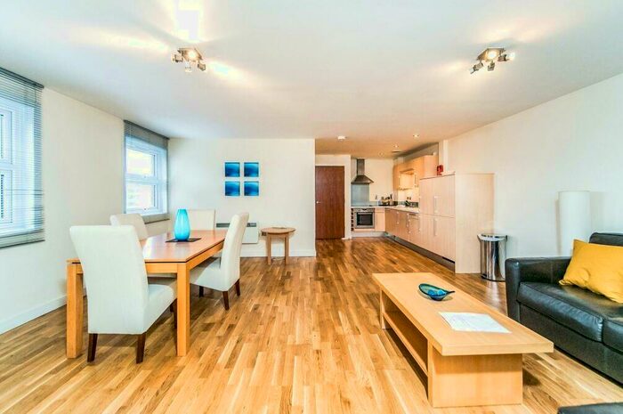 2 Bedroom Apartment To Rent In London Street, Reading, RG1
