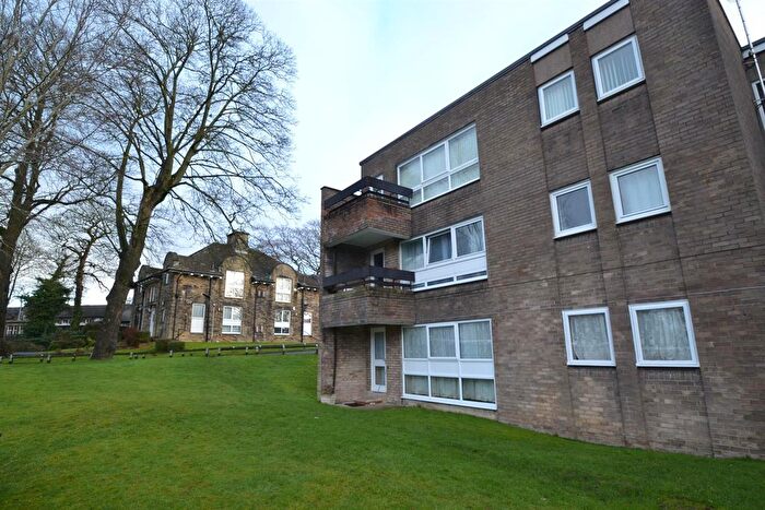 2 Bedroom Flat To Rent In Lister Lane, Bradford, BD2