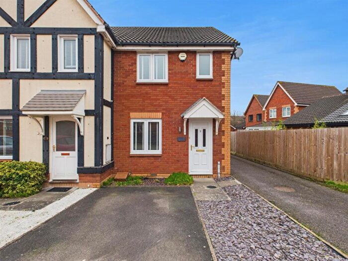2 Bedroom End Of Terrace House For Sale In Dryland Mews, Hucclecote, Gloucester, GL3