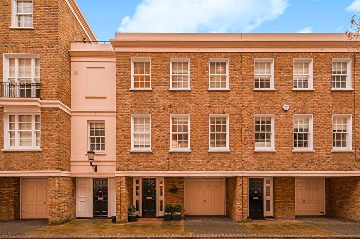 2 Bedroom Mews For Sale In Cornwall Terrace Mews, Regent's Park, NW1