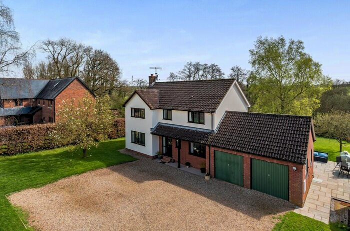 4 Bedroom Detached House For Sale In Clyst Hydon, Cullompton, Devon, EX15