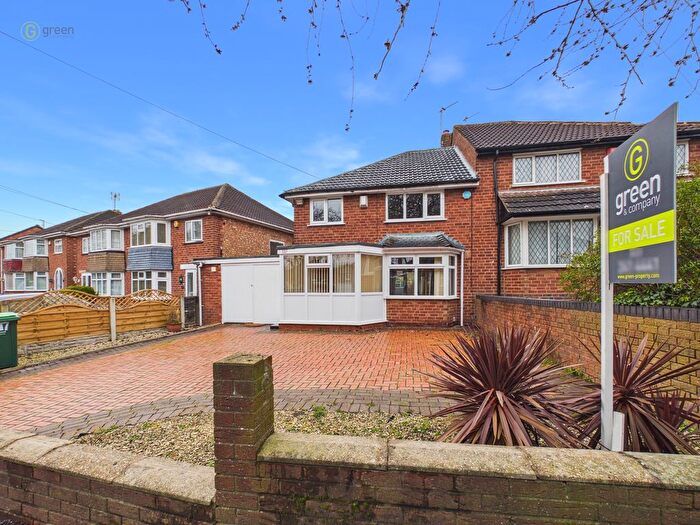 3 Bedroom Semi Detached House For Sale In Eastwood Road, Great Barr, Birmingham, B43