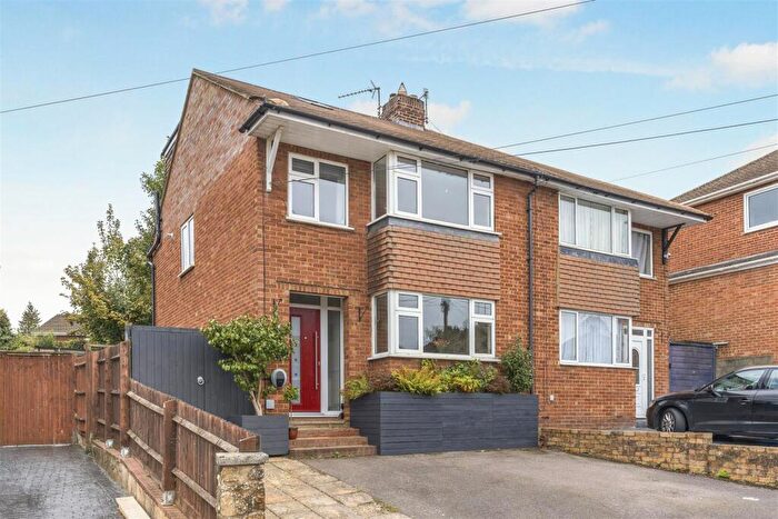 4 Bedroom Semi-Detached House For Sale In Sinclair Avenue, Banbury, OX16