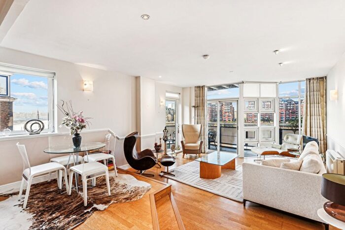 2 Bedroom Flat To Rent In Prices Court, Battersea, SW11