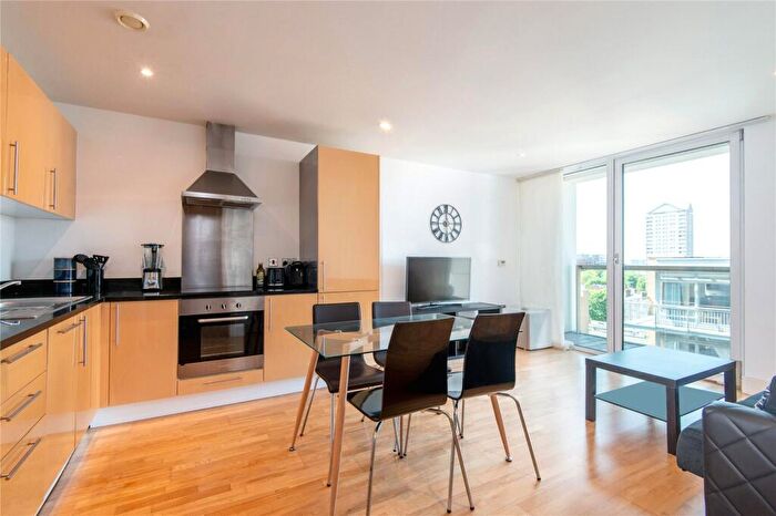 1 Bedroom Apartment To Rent In Lanterns Way, London, E14