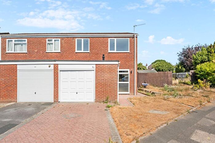 3 Bedroom Semi Detached House For Sale In Seliot Close, Poole, BH15