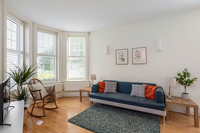 1 Bedroom Flat For Sale In Scarcroft Hill, York, YO24