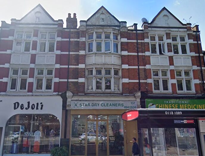 Studio To Rent In Chiswick High Road, London, W4