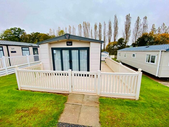 2 Bedroom Park Home For Sale In Week Ln, Dawlish, EX7
