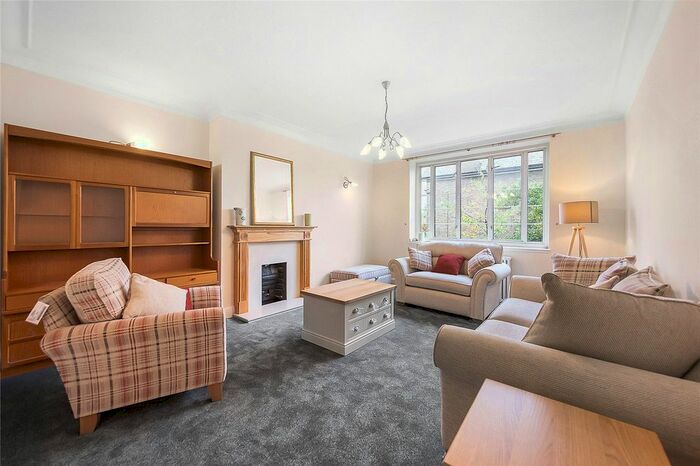 2 Bedroom Flat To Rent In Watchfield Court, Sutton Court Road, London, W4