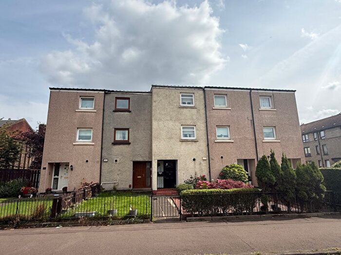 3 Bedroom Town House To Rent In Edzell Street, Whiteinch, G14
