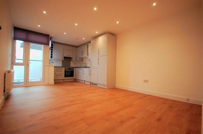 2 Bedroom Apartment To Rent In High Street, Ruislip, HA4