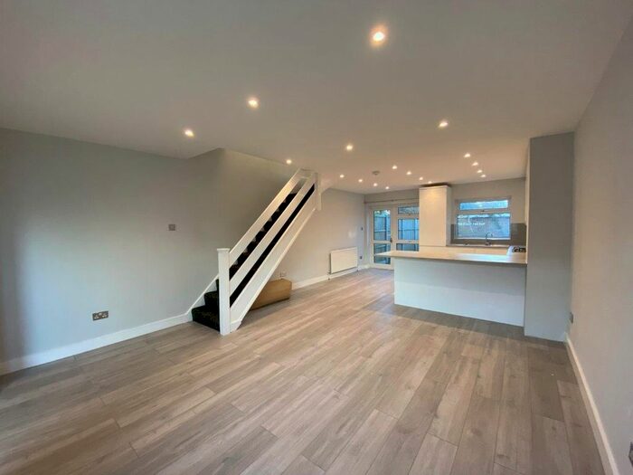 3 Bedroom Terraced House To Rent In Moreton Avenue, Isleworth, TW7