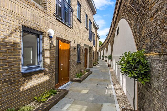 1 Bedroom Flat To Rent In Grimston Road, Fulham, SW6