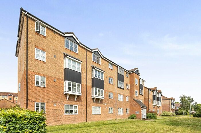 1 Bedroom Flat To Rent In Fisher Close, Enfield, EN3