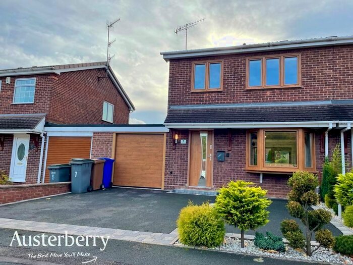 3 Bedroom Semi-Detached House To Rent In Gosforth Grove, Meir Park, Stoke-On-Trent, Staffordshire, ST3