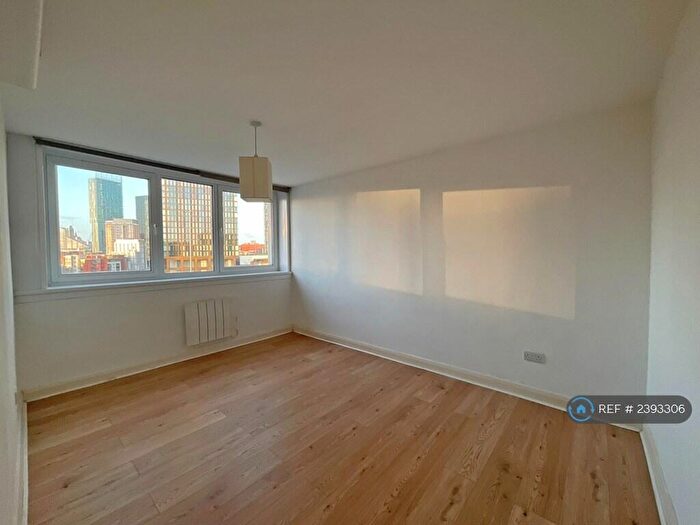 2 Bedroom Flat To Rent In Thomas Court, Manchester, M15