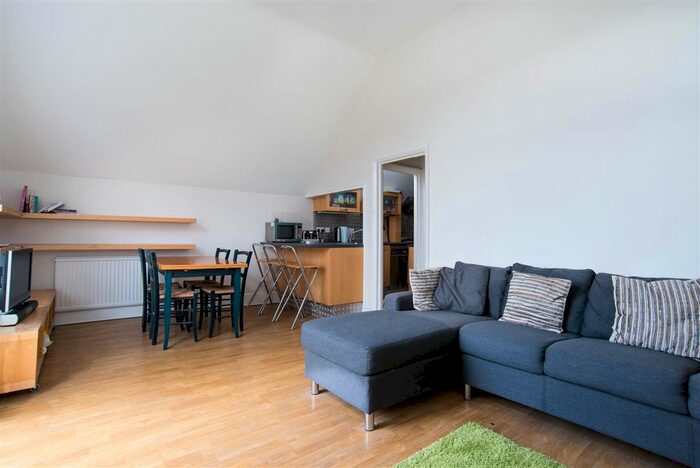 2 Bedroom Flat To Rent In Greencroft Gardens, London, NW6