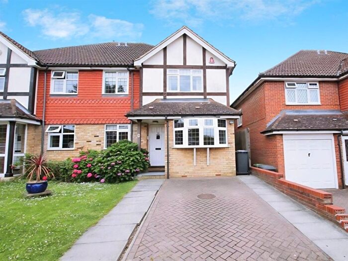 4 Bedroom Semi Detached House For Sale In The Birches, Bushey, WD23