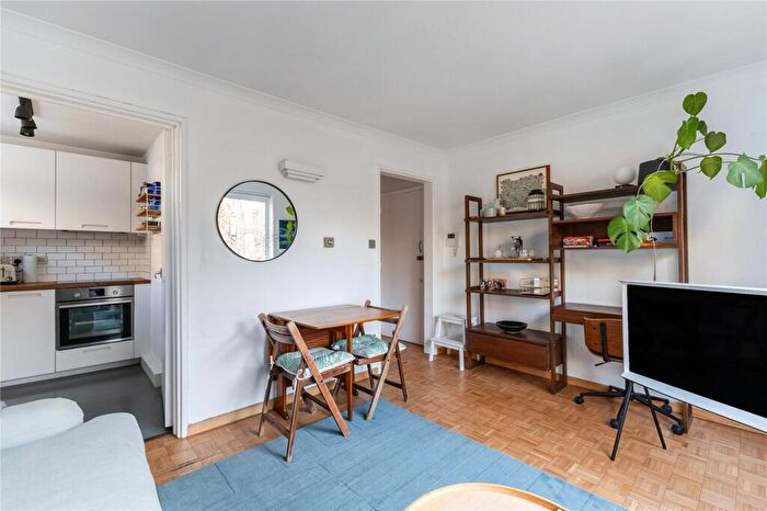 1 Bedroom Apartment For Sale In Gore Road, London, E9