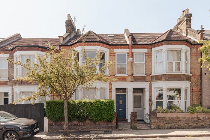 2 Bedroom Flat For Sale In St Asaph Road, Brockley, SE4