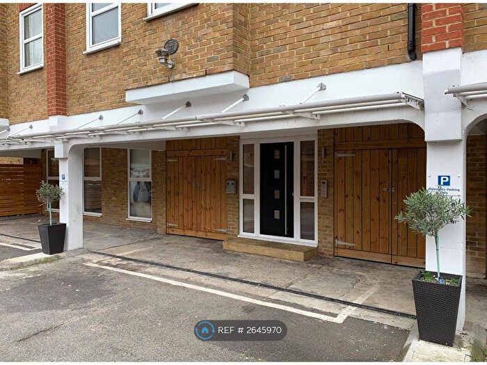 2 Bedroom Flat To Rent In Maple Road, London, SE20