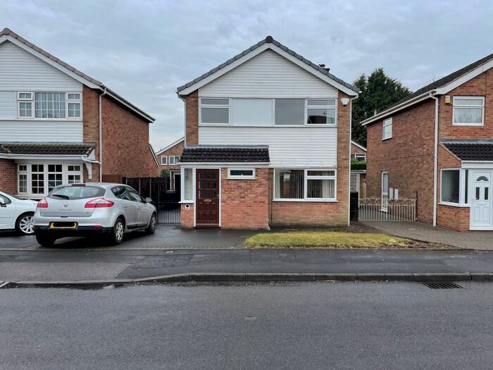 3 Bedroom Detached House To Rent In Mossdale Crescent, Nuneaton, Warwickshire, CV10