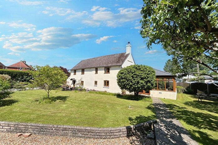 3 Bedroom Detached House For Sale In Bere Regis, BH20