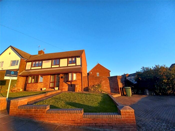 5 Bedroom Semi-Detached House To Rent In Hillingford Avenue, Birmingham, West Midlands, B43