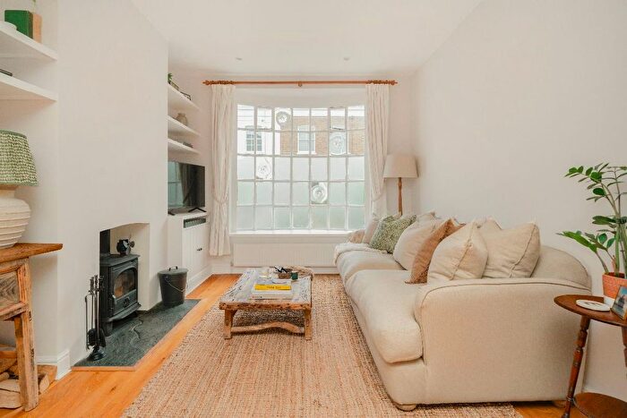 3 Bedroom Terraced House For Sale In Eleanor Grove, Barnes, SW13
