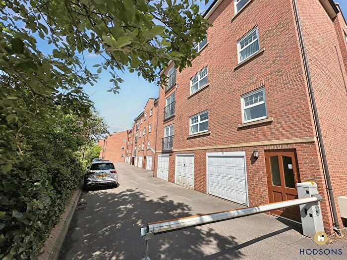 2 Bedroom Flat To Rent In St Christophers Walk, Bishopsgate, Wakefield, WF1