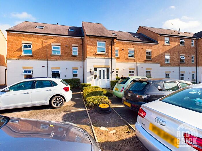 1 Bedroom Apartment For Sale In Stourhead Road, Rugby, Warwickshire, CV22